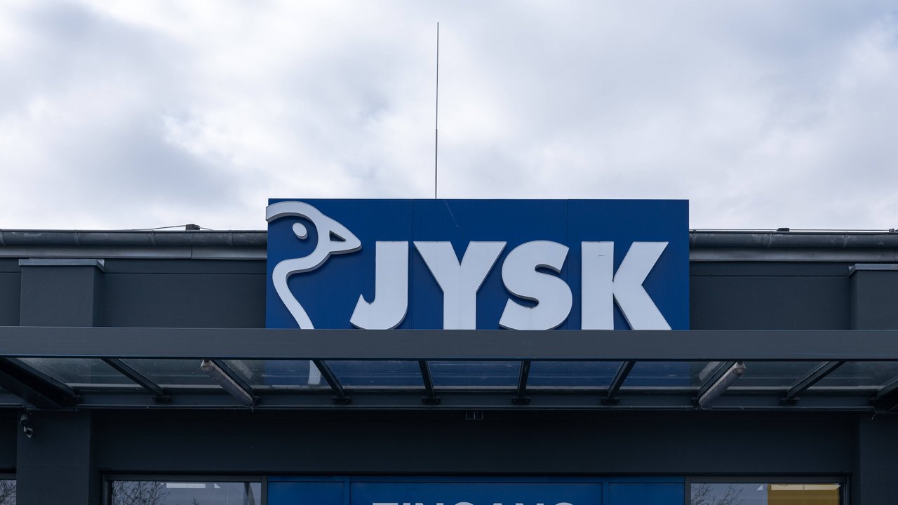 Dieser Lounge-Sessel von Jysk vereint Komfort und Stil.